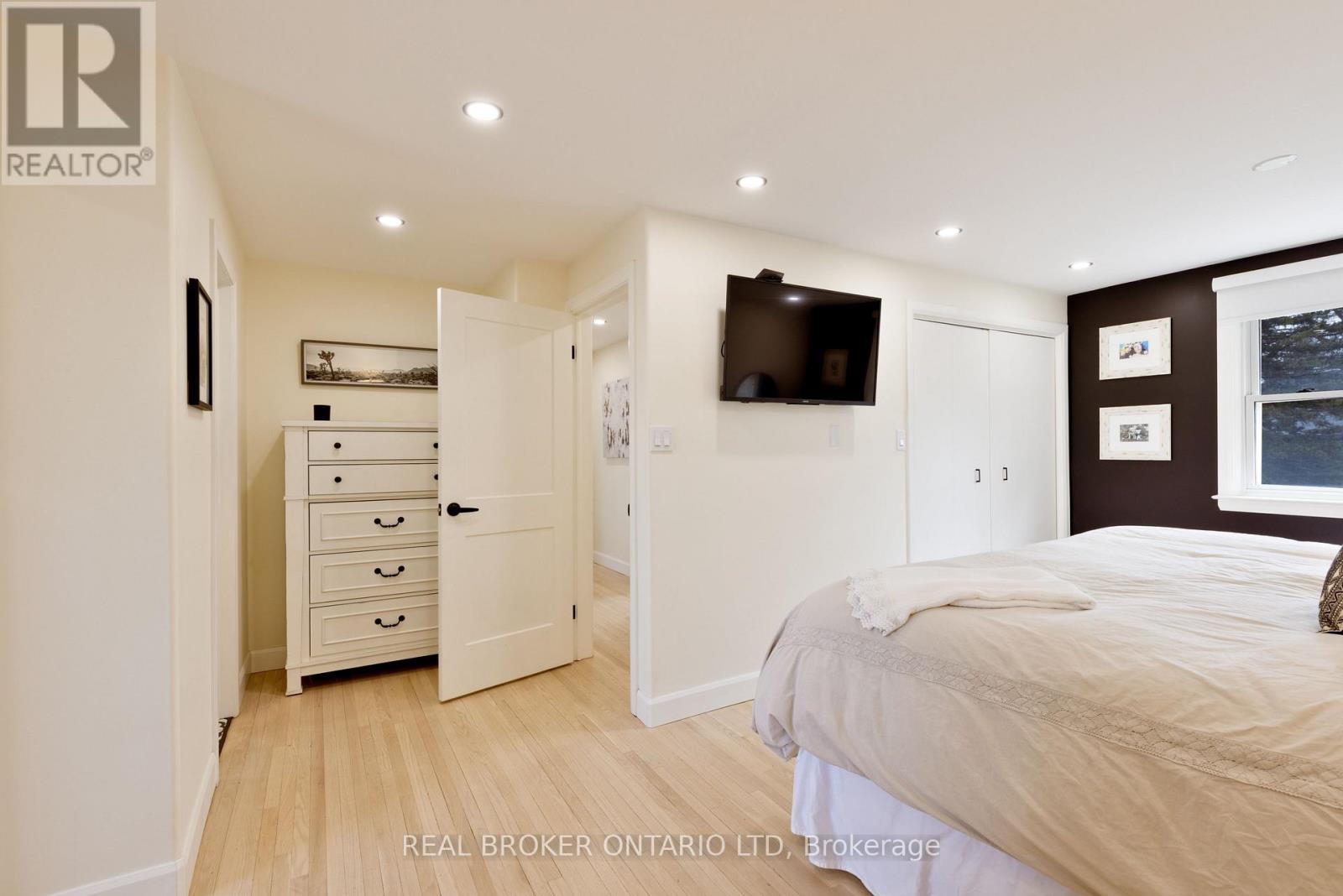 196 Wychwood Park, London North, Ontario  N6G 1R9 - Photo 22 - X12877614