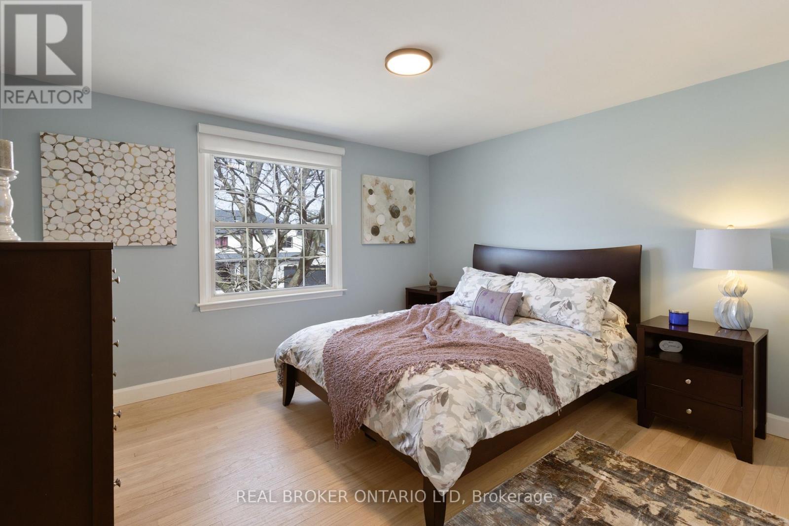 196 Wychwood Park, London North, Ontario  N6G 1R9 - Photo 32 - X12877614