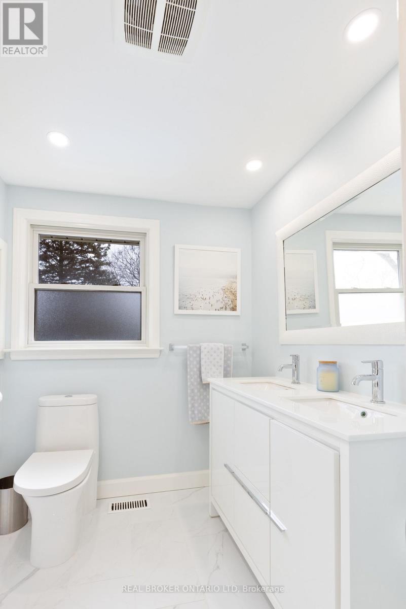 196 Wychwood Park, London North, Ontario  N6G 1R9 - Photo 33 - X12877614