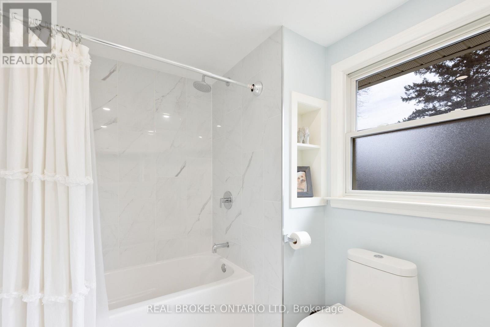 196 Wychwood Park, London North, Ontario  N6G 1R9 - Photo 34 - X12877614