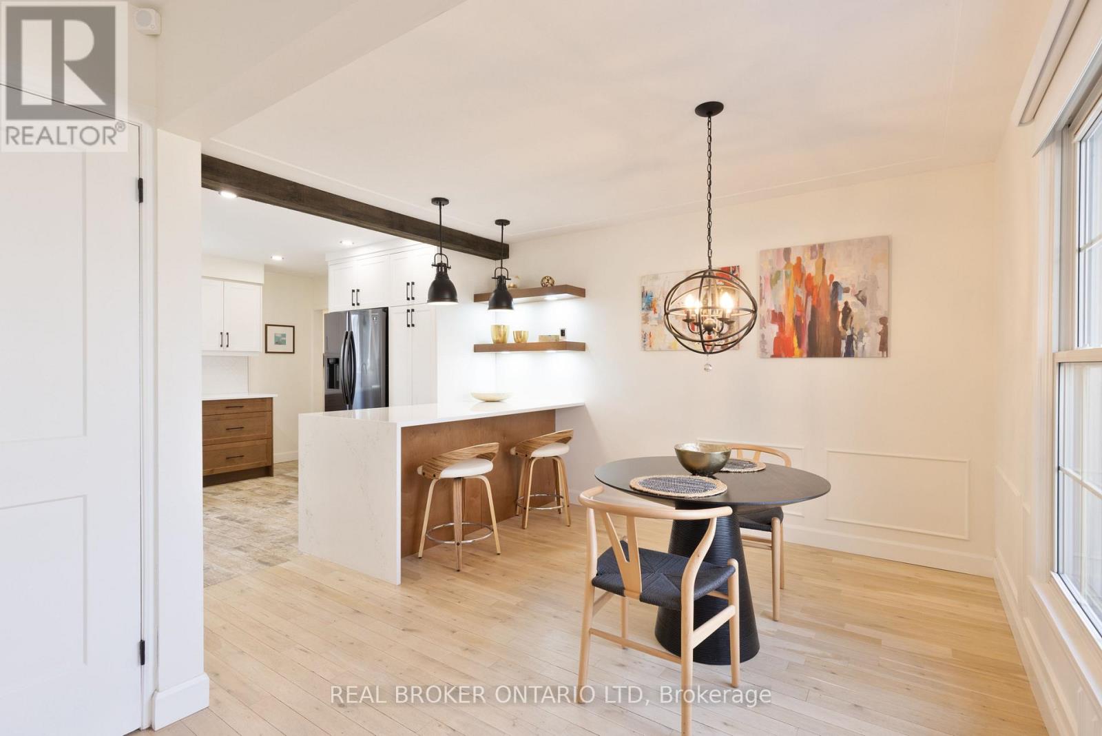 196 Wychwood Park, London North, Ontario  N6G 1R9 - Photo 4 - X12877614