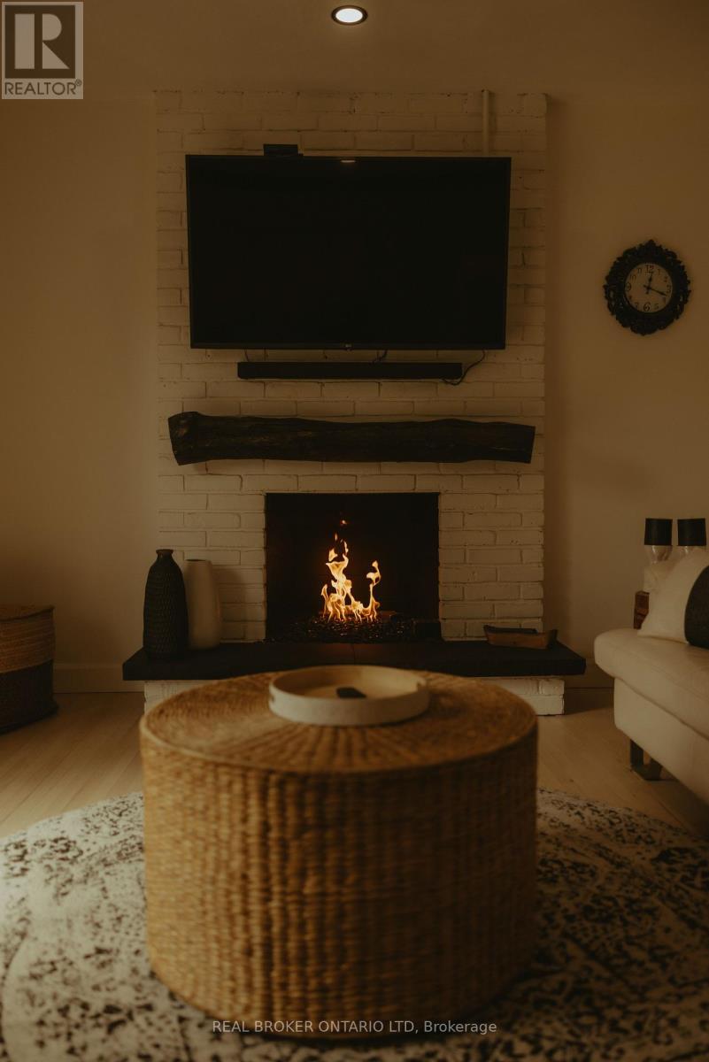 196 Wychwood Park, London North, Ontario  N6G 1R9 - Photo 49 - X12877614