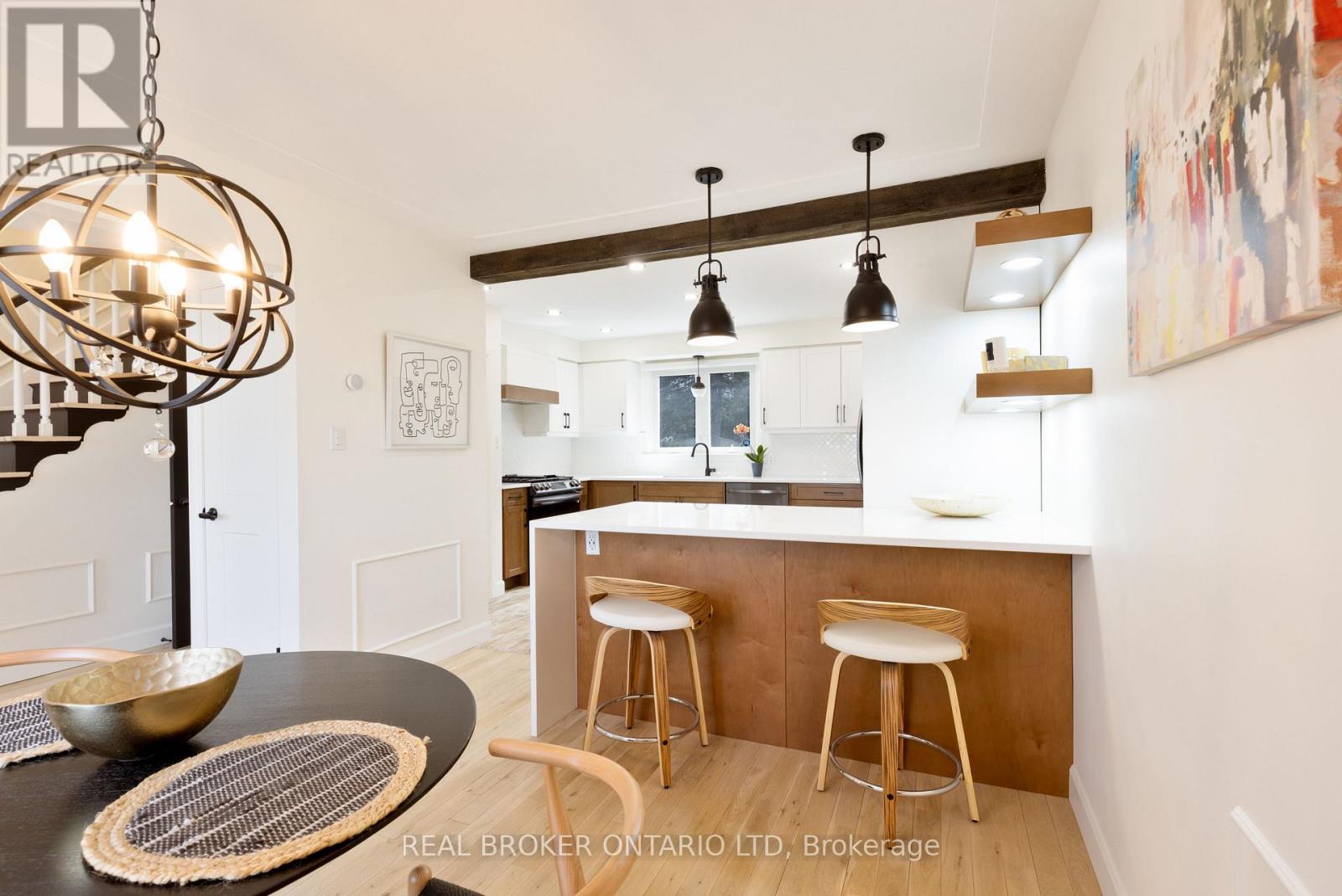 196 Wychwood Park, London North, Ontario  N6G 1R9 - Photo 5 - X12877614