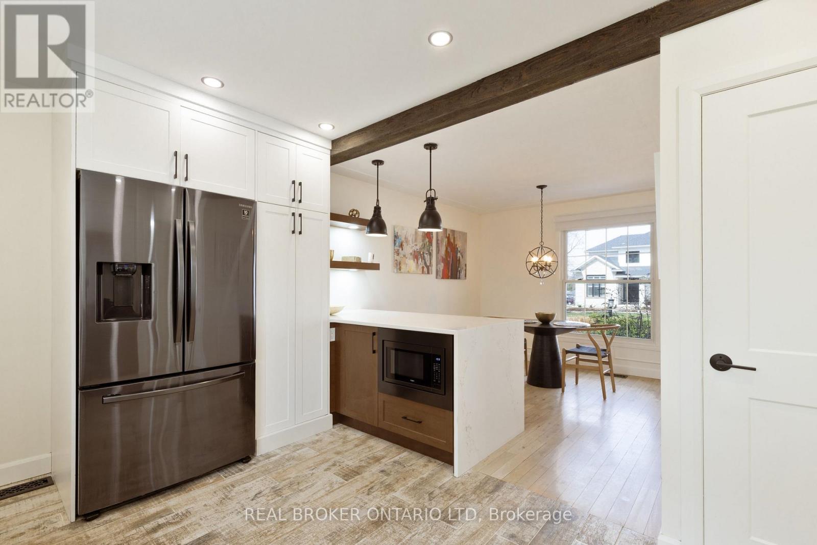 196 Wychwood Park, London North, Ontario  N6G 1R9 - Photo 9 - X12877614