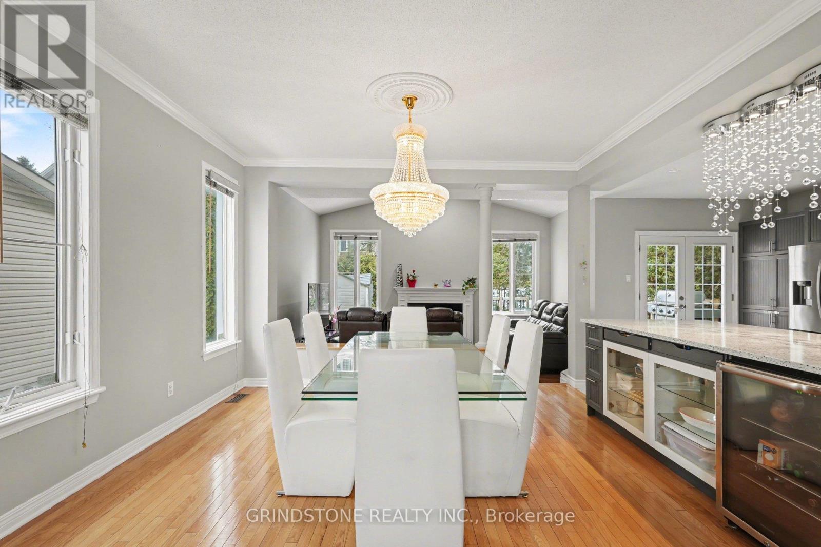 95 Evanshen Crescent, Ottawa, Ontario  K2K 2X7 - Photo 10 - X12877594