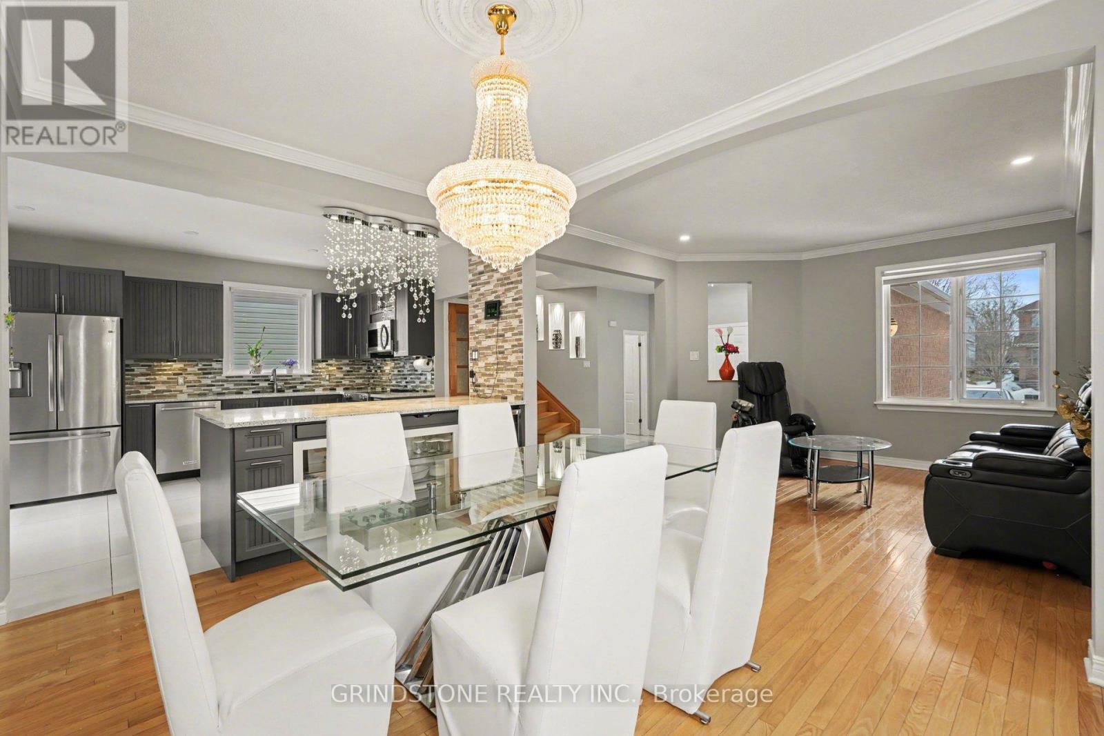 95 Evanshen Crescent, Ottawa, Ontario  K2K 2X7 - Photo 12 - X12877594