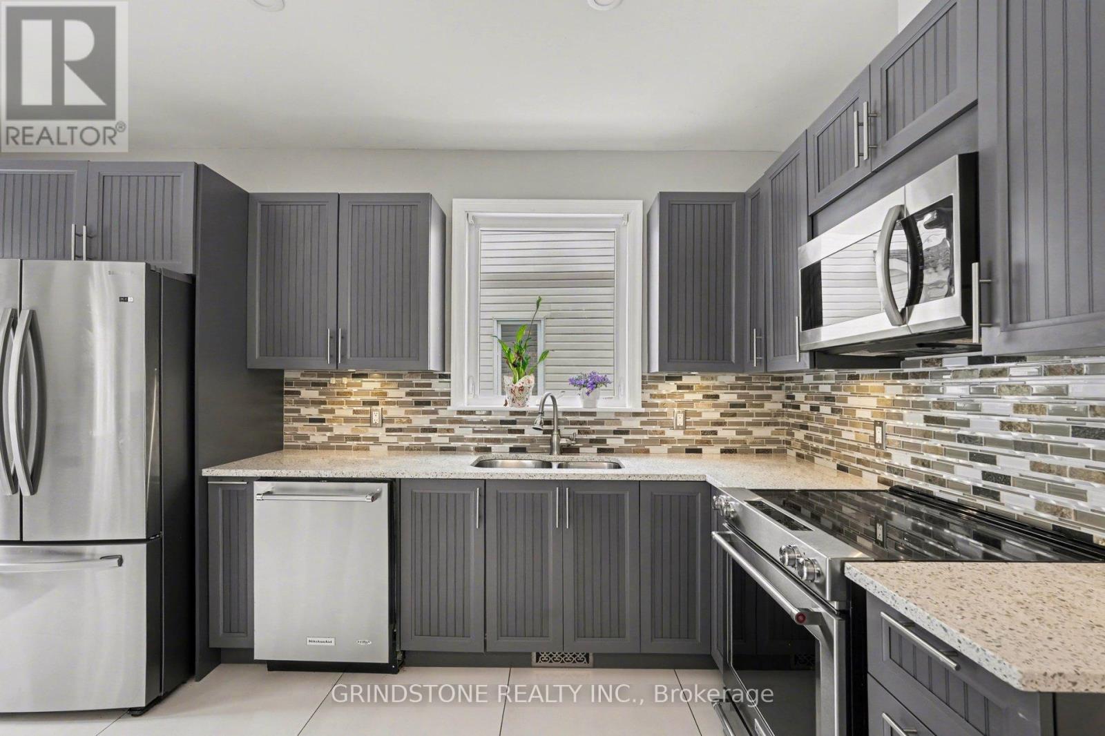 95 Evanshen Crescent, Ottawa, Ontario  K2K 2X7 - Photo 14 - X12877594