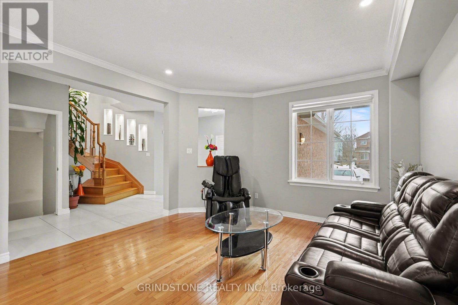 95 Evanshen Crescent, Ottawa, Ontario  K2K 2X7 - Photo 6 - X12877594