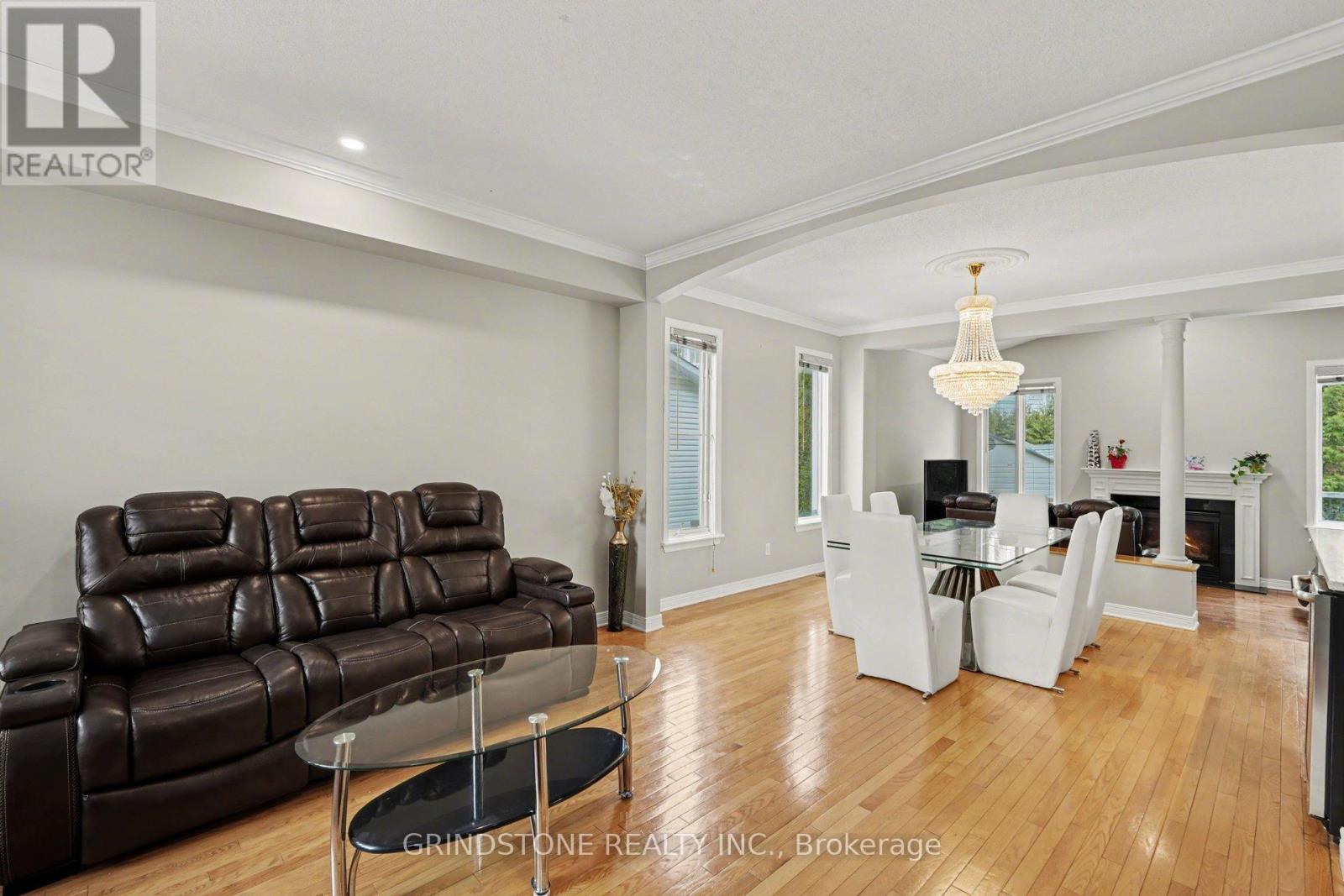 95 Evanshen Crescent, Ottawa, Ontario  K2K 2X7 - Photo 8 - X12877594