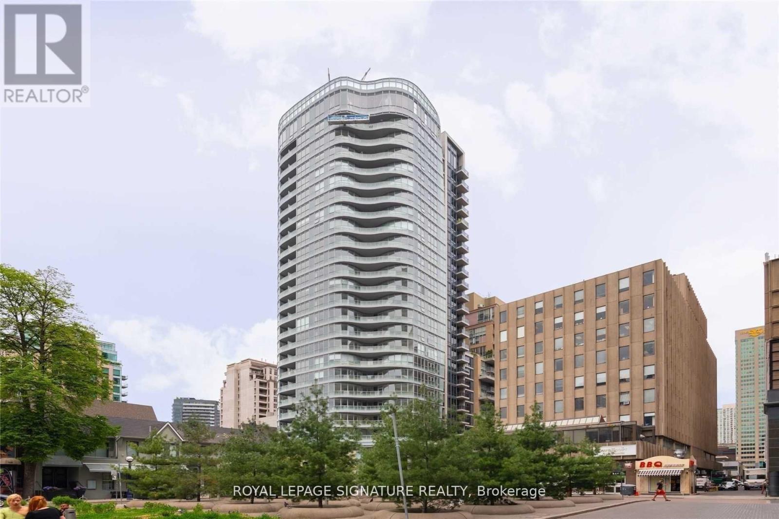 409 - 88 Cumberland Street, Toronto (Annex), Ontario  M5R 1A3 - Photo 1 - C12877522