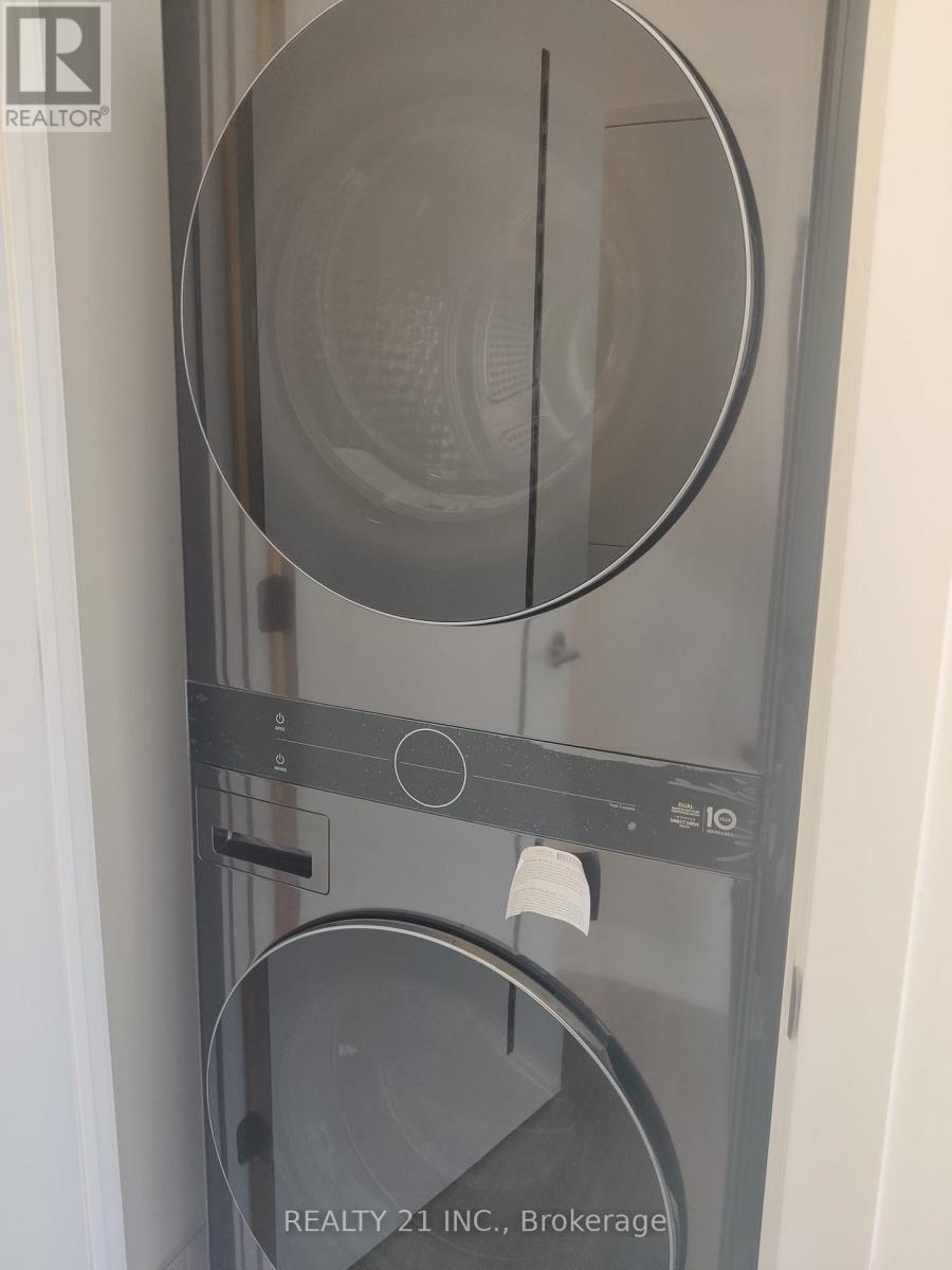 30 Dreamers Way, Toronto, Ontario  M5A 0Y7 - Photo 10 - C12877538