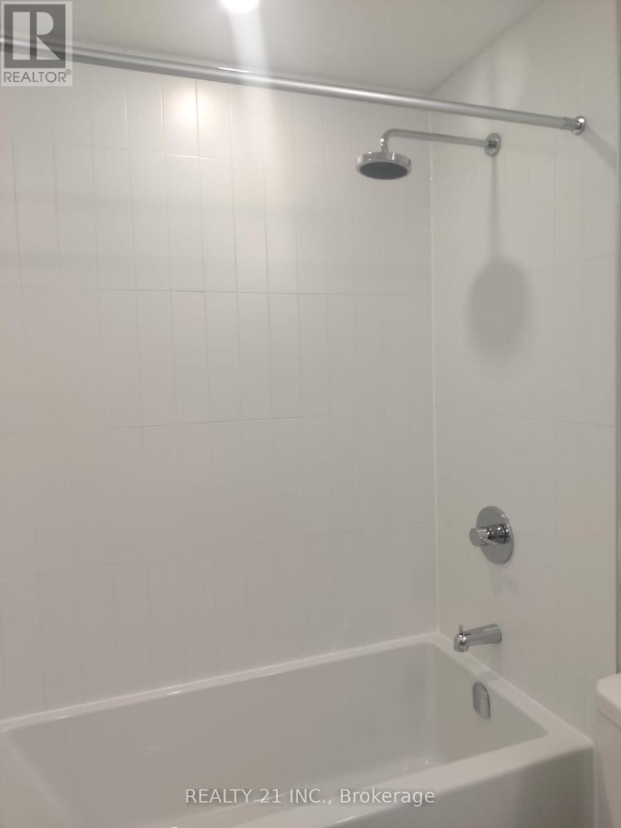 30 Dreamers Way, Toronto, Ontario  M5A 0Y7 - Photo 18 - C12877538