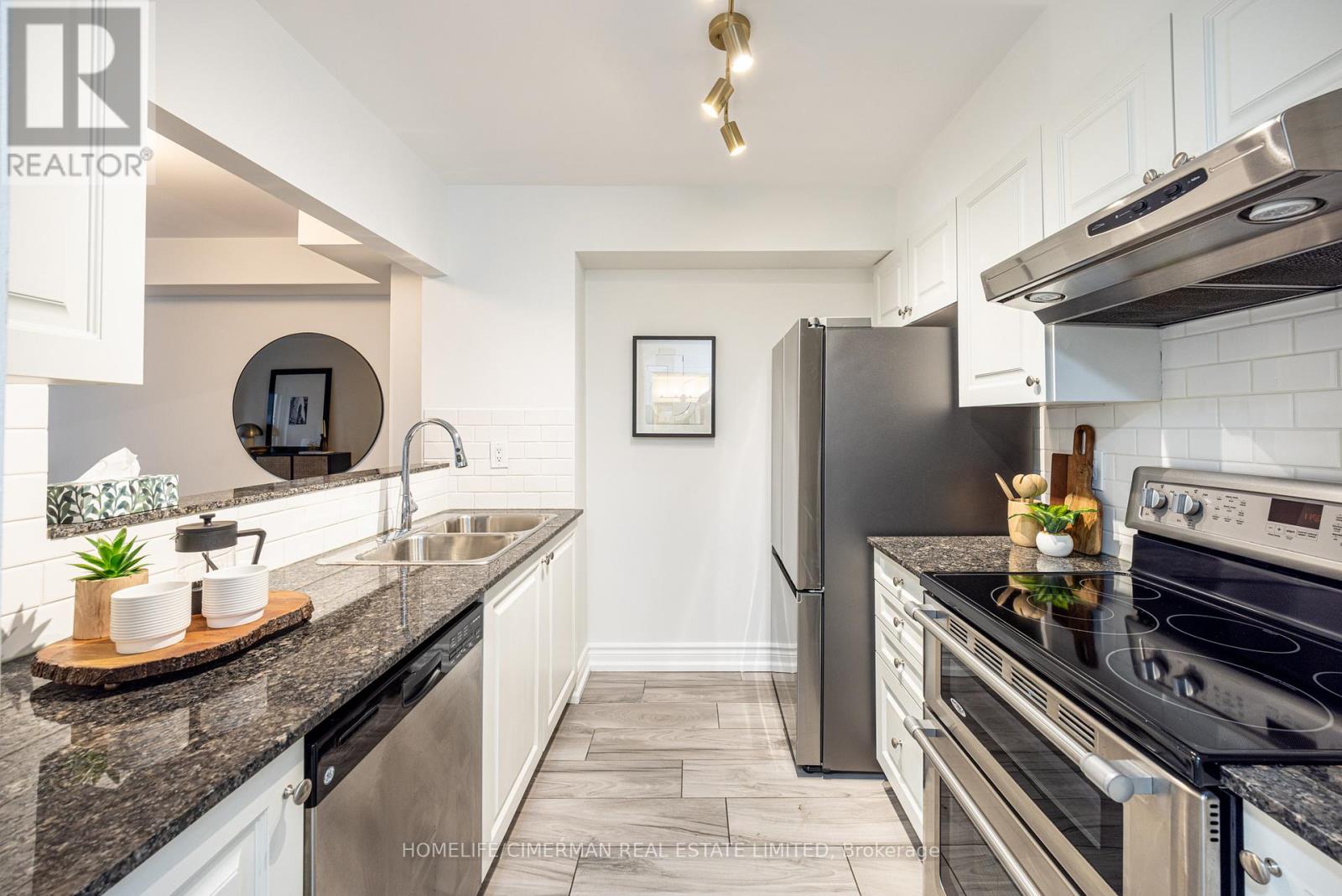 313 - 1 Balmoral Avenue, Toronto, Ontario  M4V 3B9 - Photo 8 - C12877588