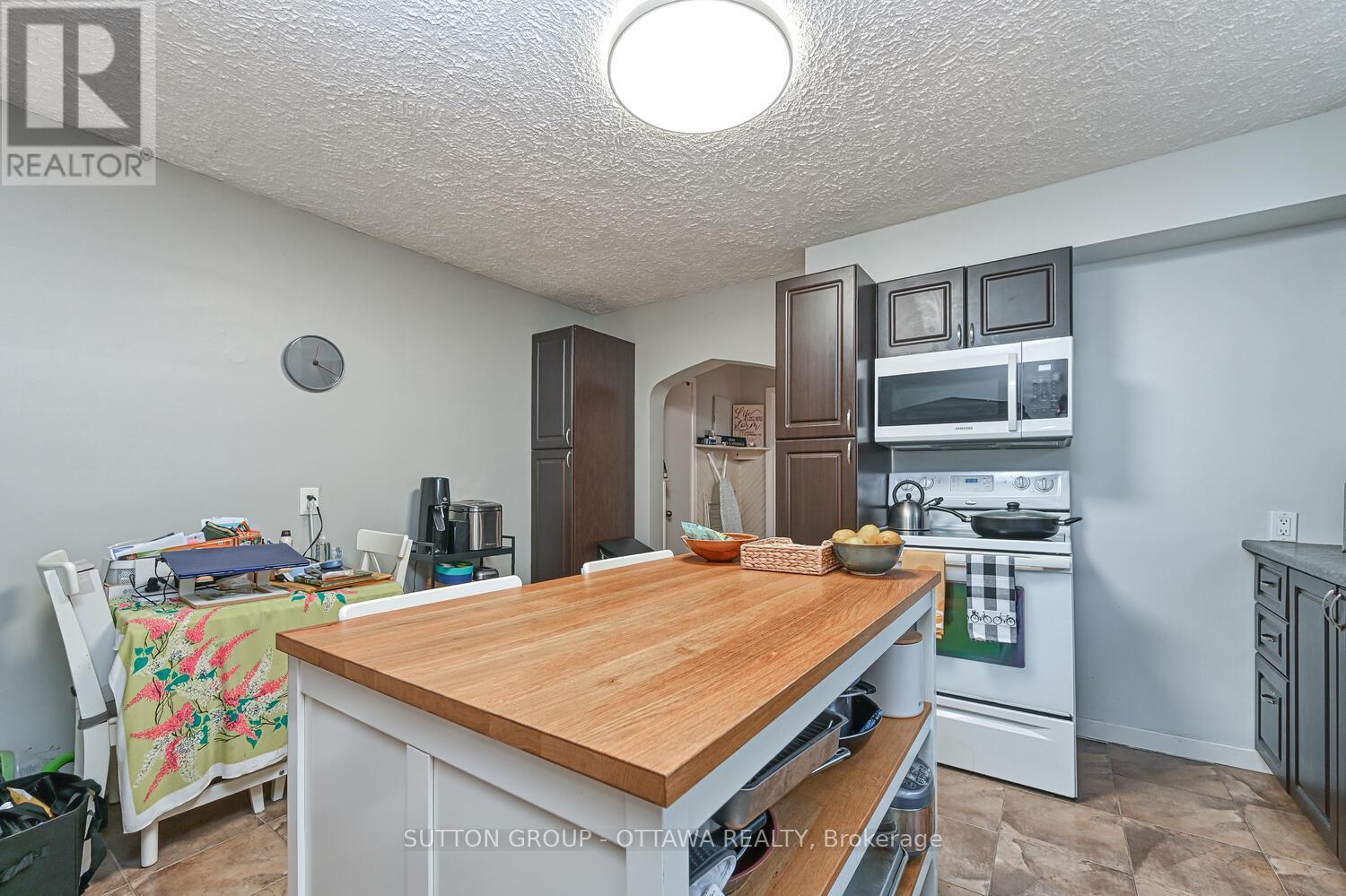 154-156 Dagmar Avenue, Ottawa, Ontario  K1L 5T2 - Photo 30 - X12451298