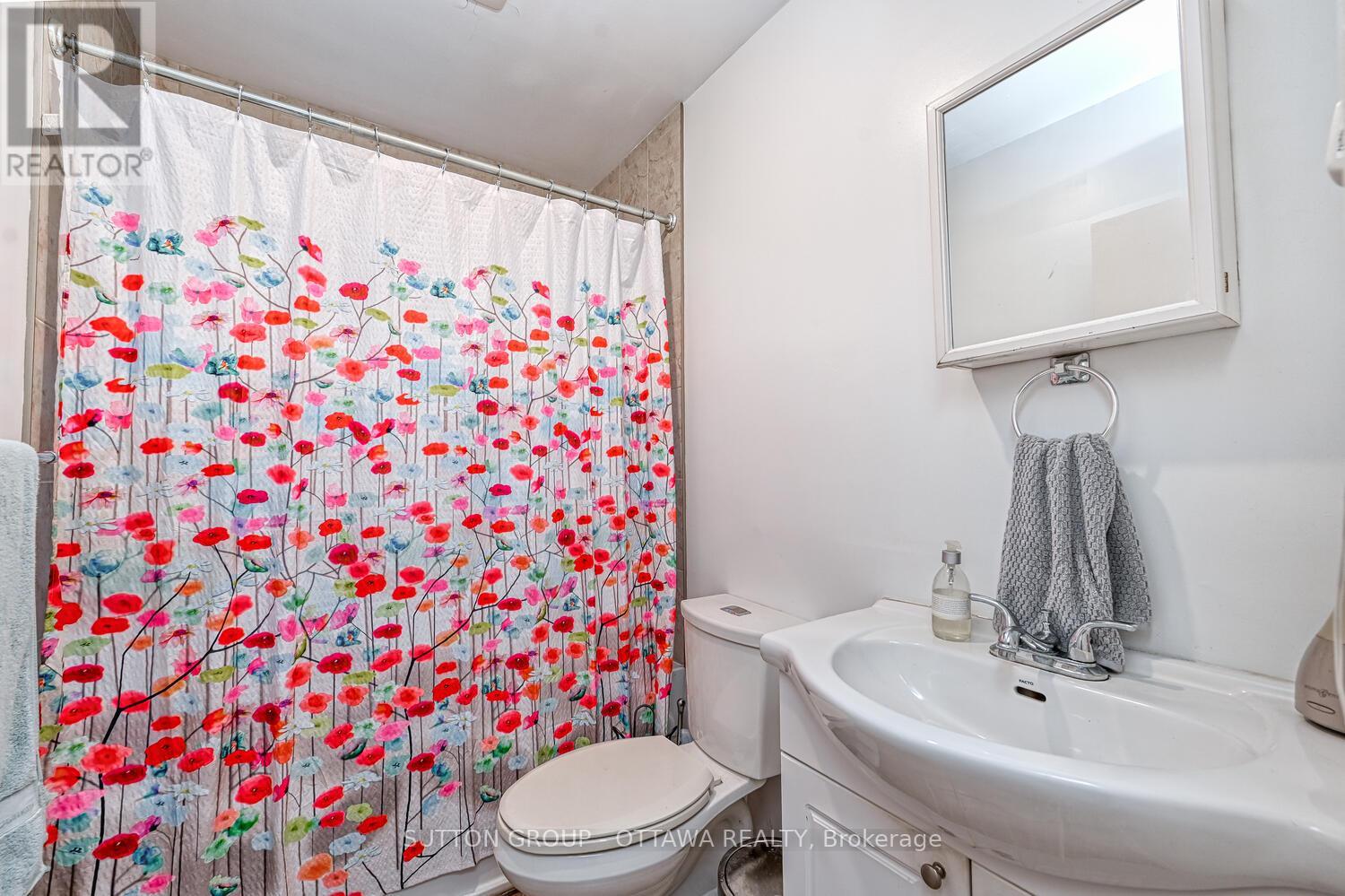 154-156 Dagmar Avenue, Ottawa, Ontario  K1L 5T2 - Photo 33 - X12451298