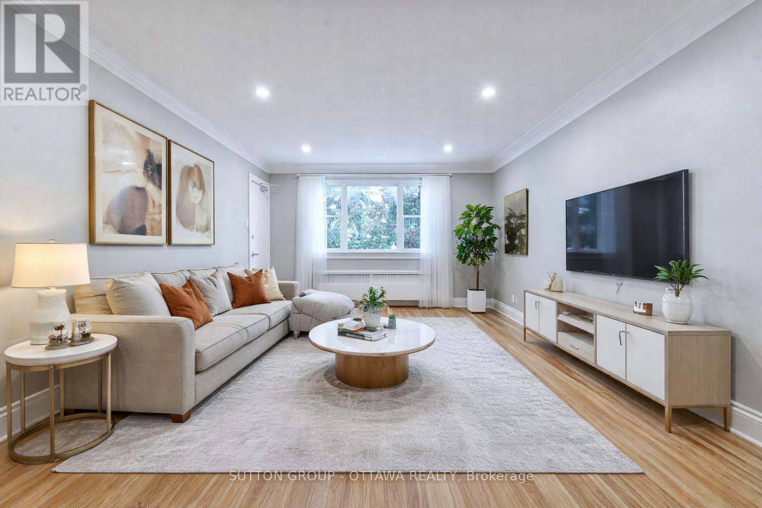 154-156 Dagmar Avenue, Ottawa, Ontario  K1L 5T2 - Photo 4 - X12451298