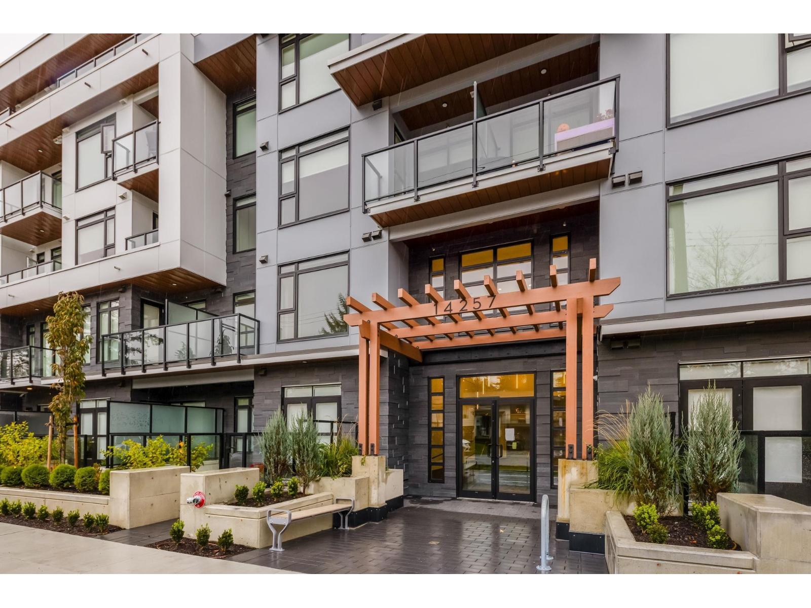 202 14257 103A AVENUE AVENUE, surrey, British Columbia