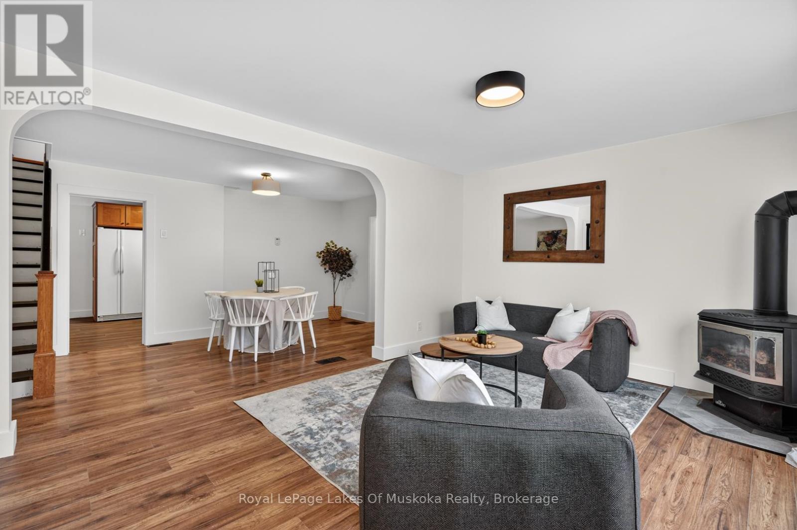 11 Silver Street, Huntsville, Ontario  P1H 1M2 - Photo 4 - X12877558