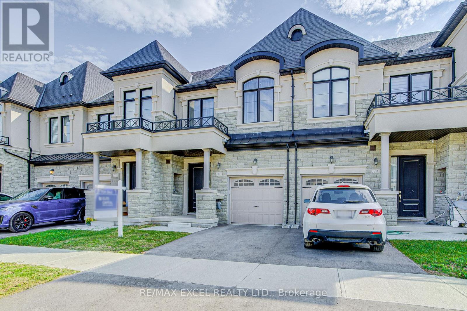 31 Mallery Street, Richmond Hill, Ontario  L4S 0H7 - Photo 2 - N12877564