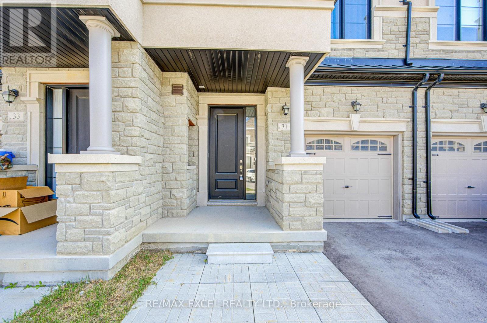 31 Mallery Street, Richmond Hill, Ontario  L4S 0H7 - Photo 3 - N12877564