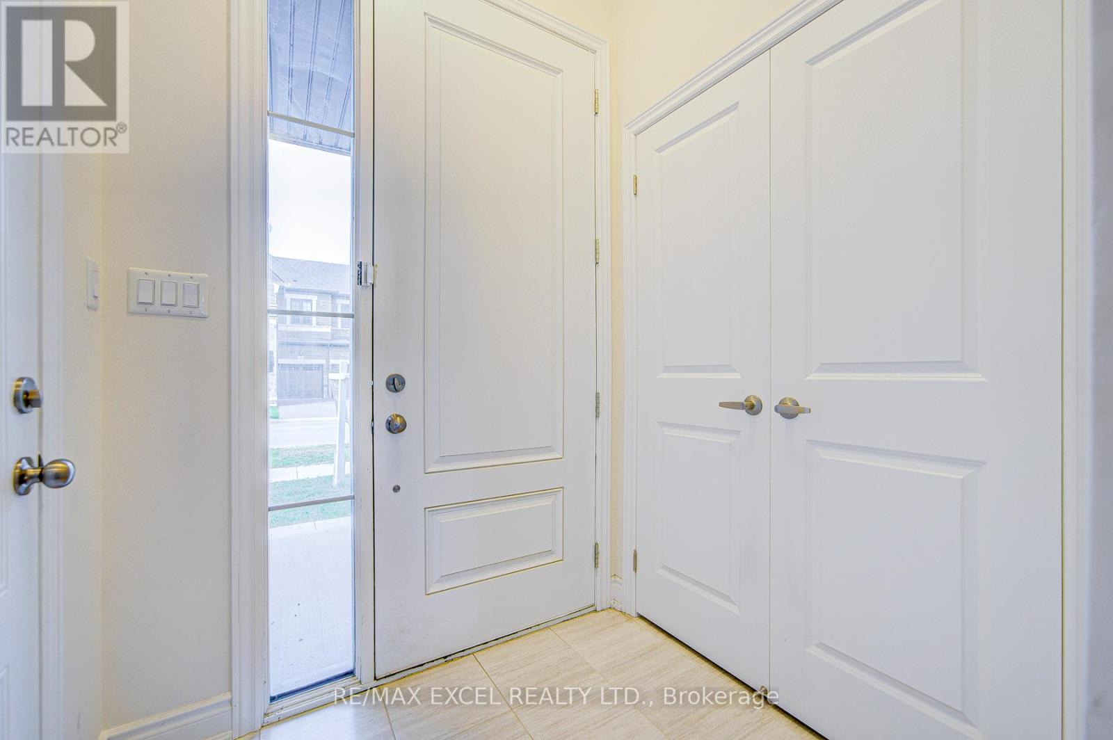 31 Mallery Street, Richmond Hill, Ontario  L4S 0H7 - Photo 4 - N12877564