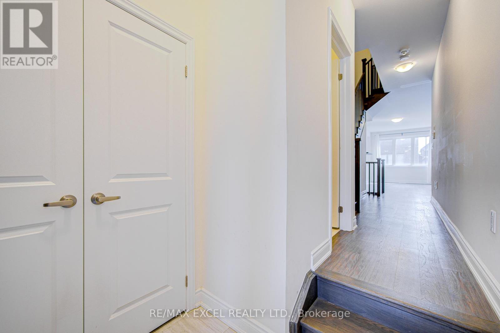 31 Mallery Street, Richmond Hill, Ontario  L4S 0H7 - Photo 5 - N12877564