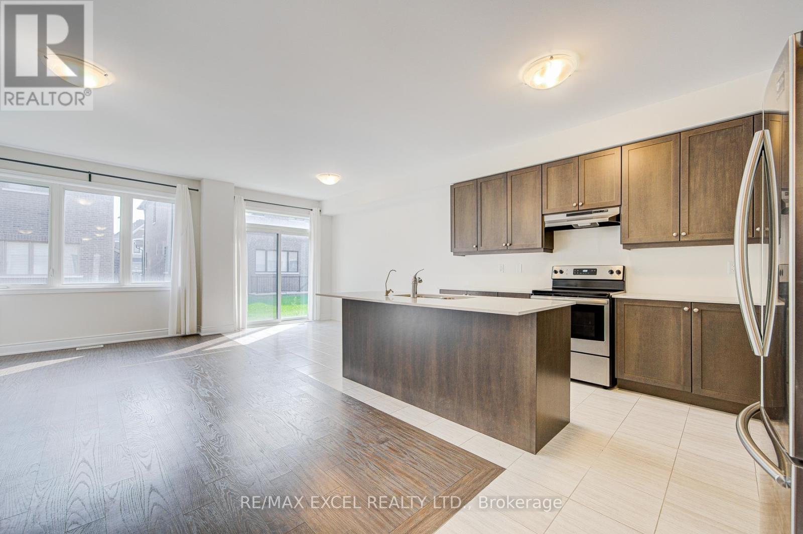 31 Mallery Street, Richmond Hill, Ontario  L4S 0H7 - Photo 8 - N12877564