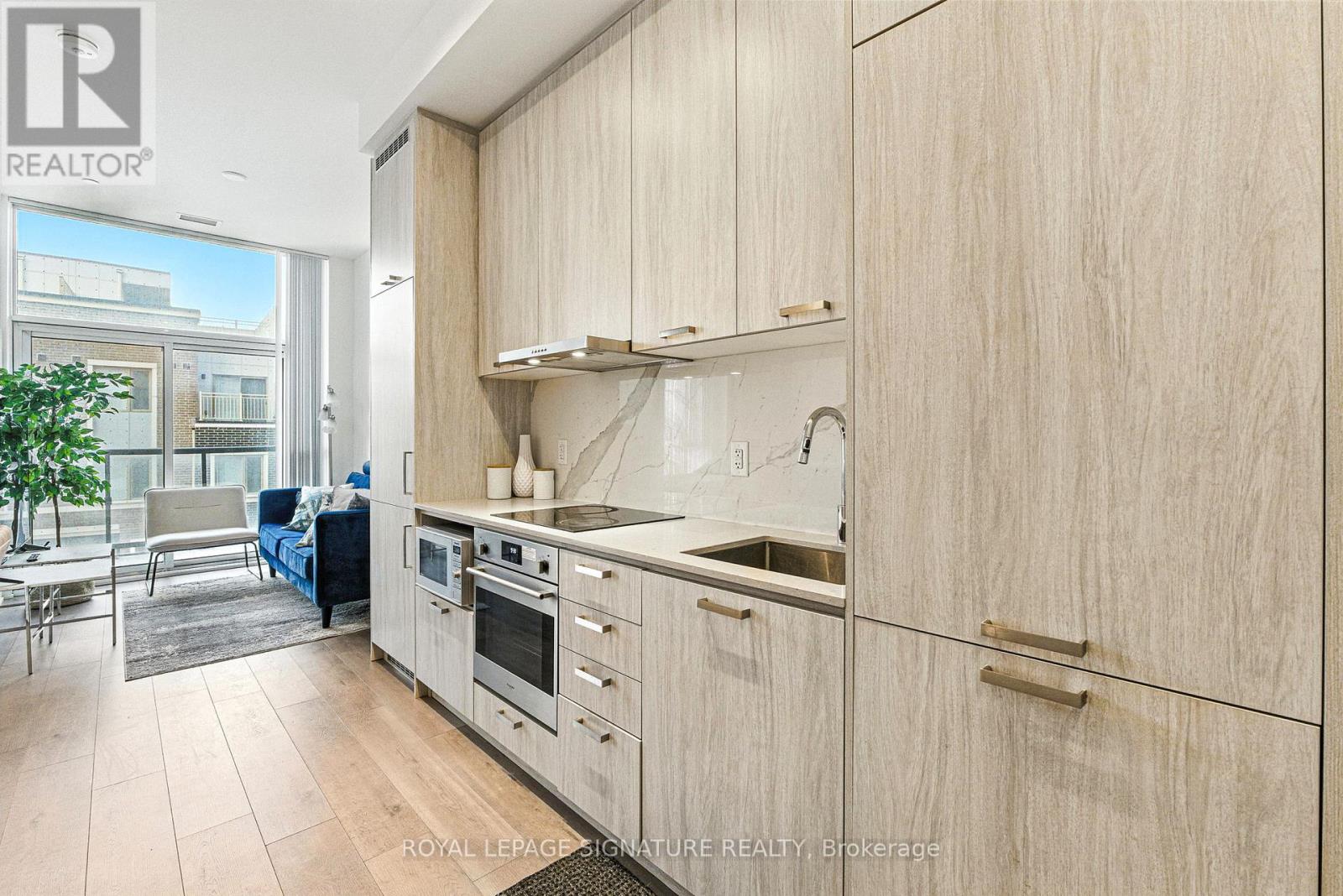 201 - 60 Honeycrisp Crescent, Vaughan (Vaughan Corporate Centre), Ontario  L4K 0N5 - Photo 6 - N12818756