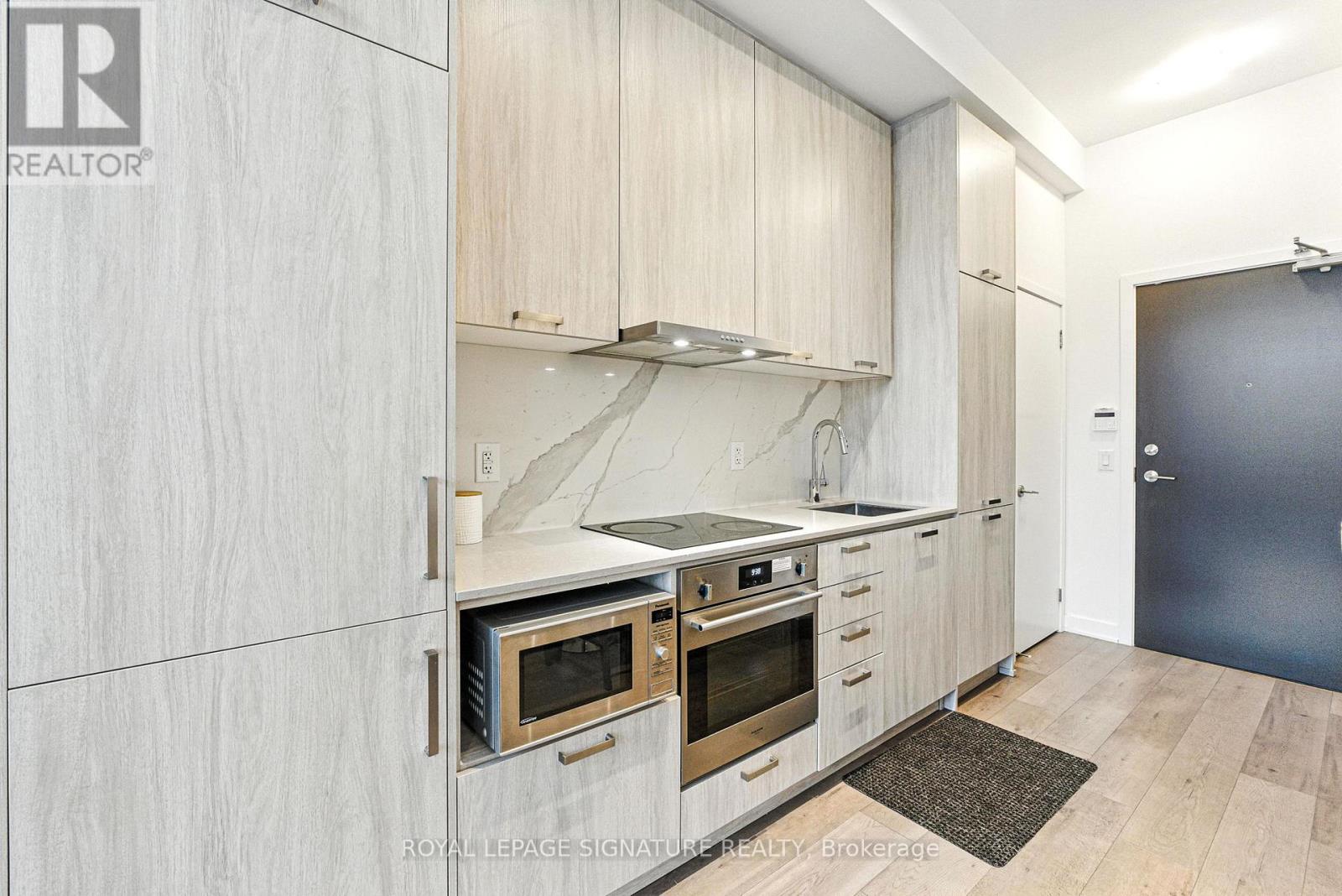 201 - 60 Honeycrisp Crescent, Vaughan (Vaughan Corporate Centre), Ontario  L4K 0N5 - Photo 7 - N12818756