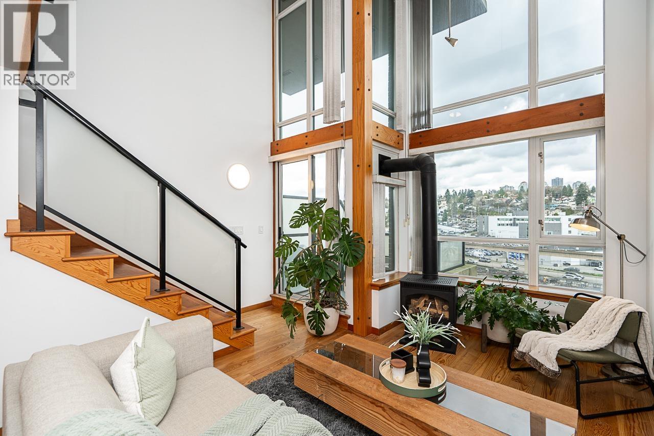 425 10 RENAISSANCE SQUARE, new westminster, British Columbia