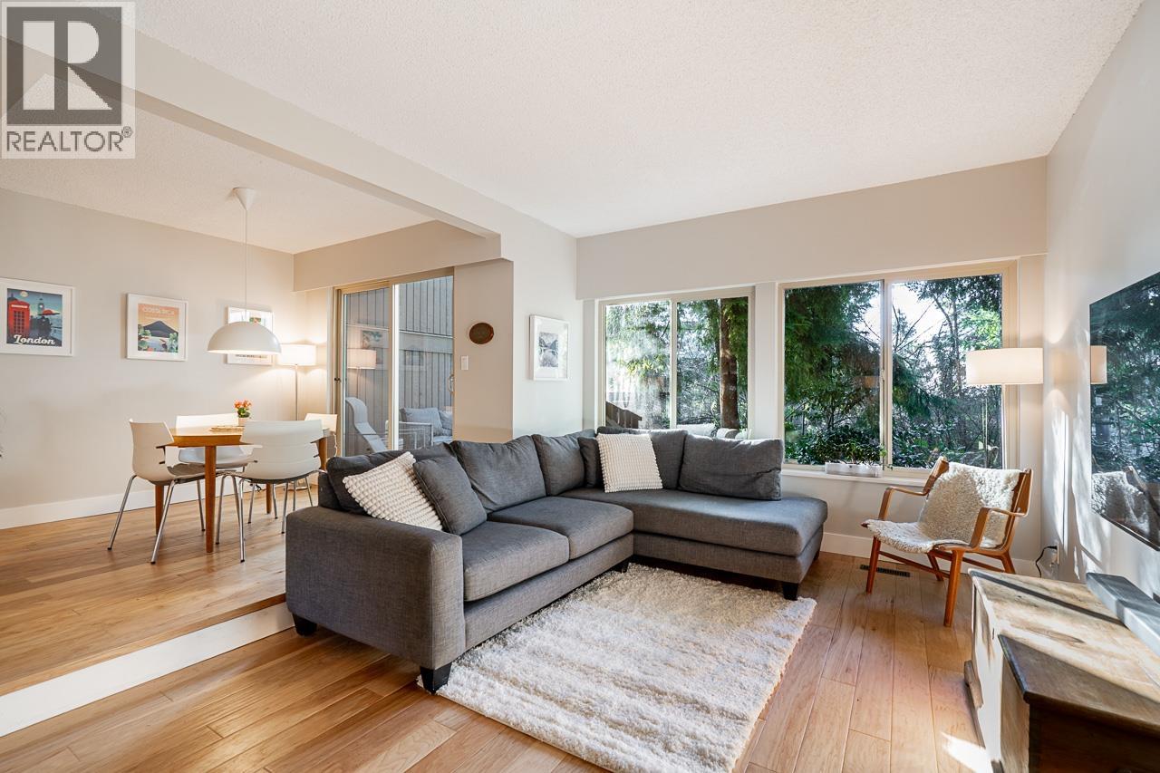 2076 Purcell Way, North Vancouver, British Columbia  V7J 3K3 - Photo 6 - R3099225