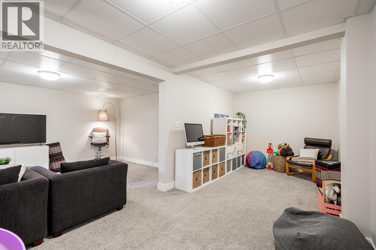 2076 Purcell Way, North Vancouver, British Columbia  V7J 3K3 - Photo 25 - R3099225