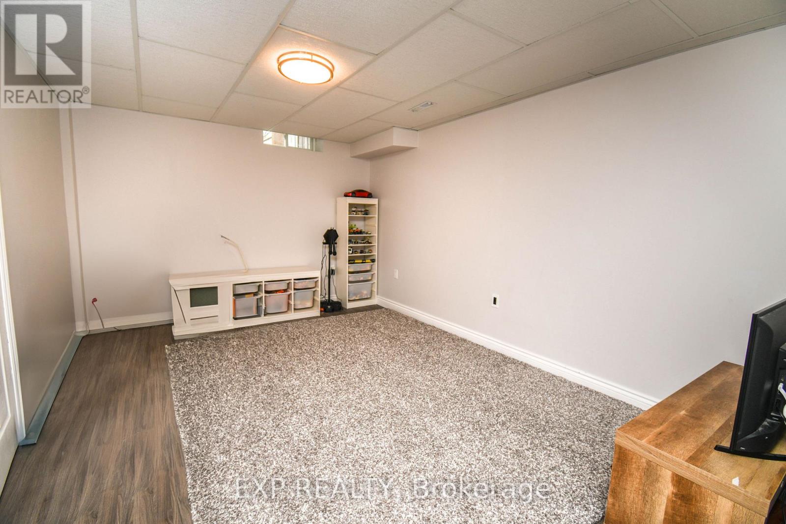 30 Aikens Crescent, Barrie (Holly), Ontario  L4N 8M6 - Photo 28 - S12877532