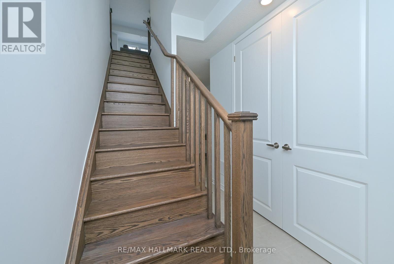 116 Ennerdale Street, Barrie, Ontario  L9J 1A5 - Photo 8 - S12877626