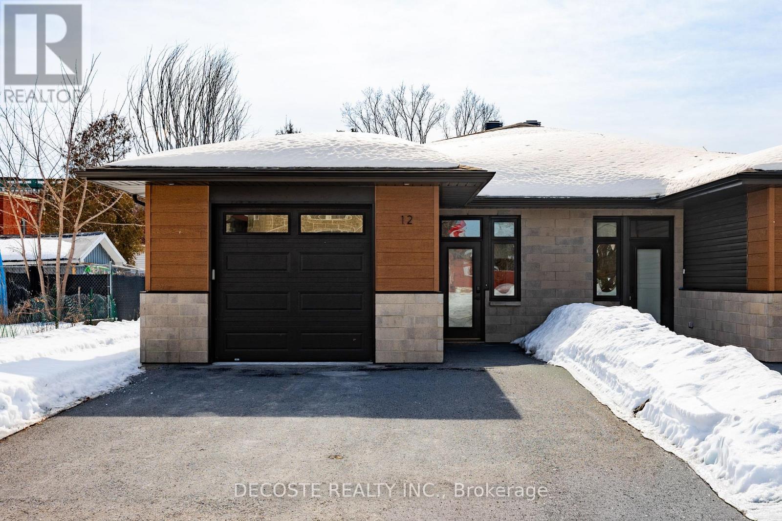 12 ELGIN STREET W, North Glengarry, Ontario