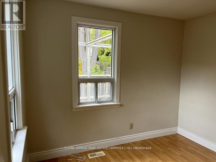 235 Lakeshore Road W, Oakville (Co Central), Ontario  L6K 1E9 - Photo 17 - W12877544