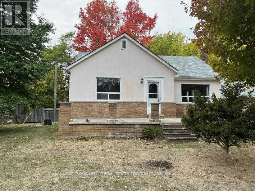 235 Lakeshore Road W, Oakville (Co Central), Ontario  L6K 1E9 - Photo 3 - W12877544