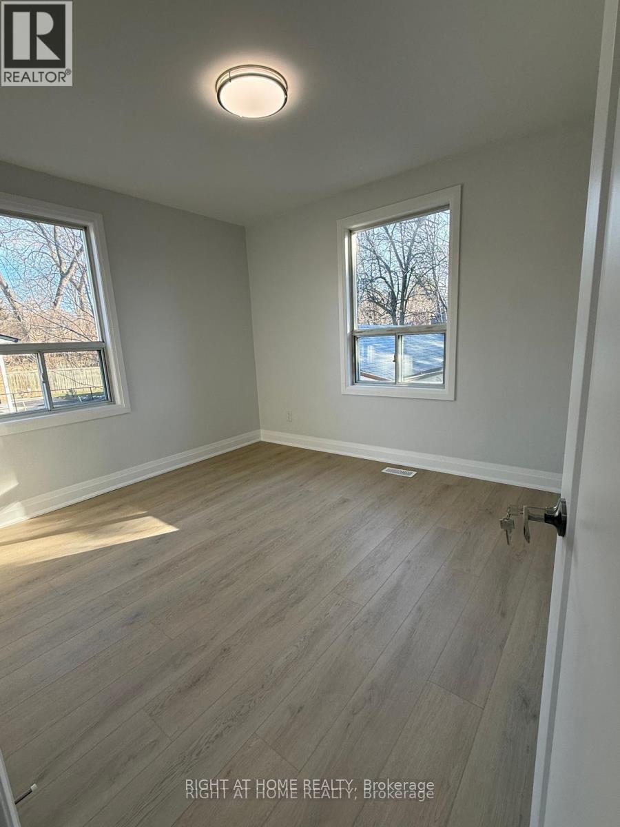 Main - 156 Westside Drive, Oakville (Co Central), Ontario  L6K 1P3 - Photo 8 - W12877572