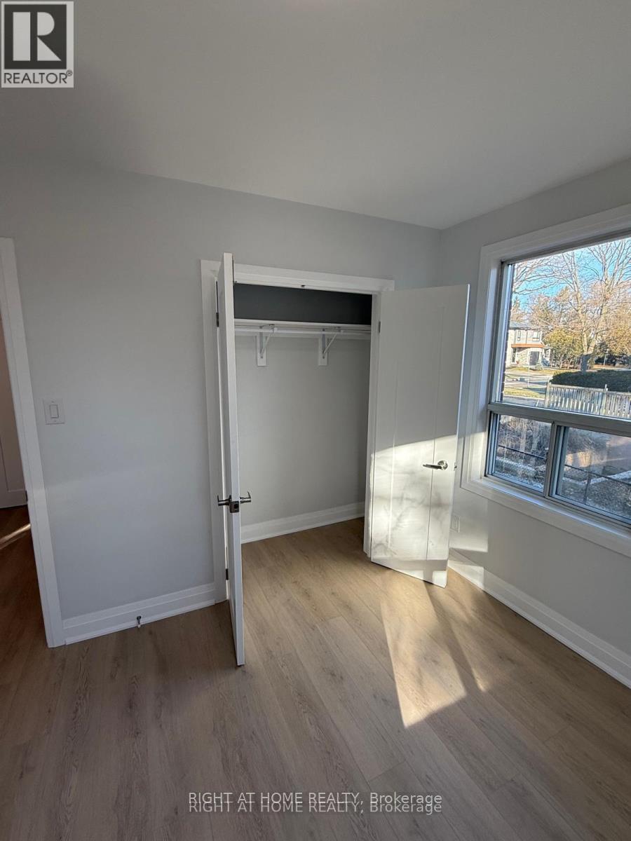 Main - 156 Westside Drive, Oakville (Co Central), Ontario  L6K 1P3 - Photo 9 - W12877572