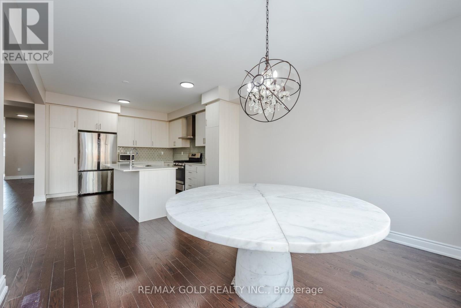 26 Ixworth Circle, Brampton (Bram West), Ontario  L6Y 6J8 - Photo 19 - W12877576