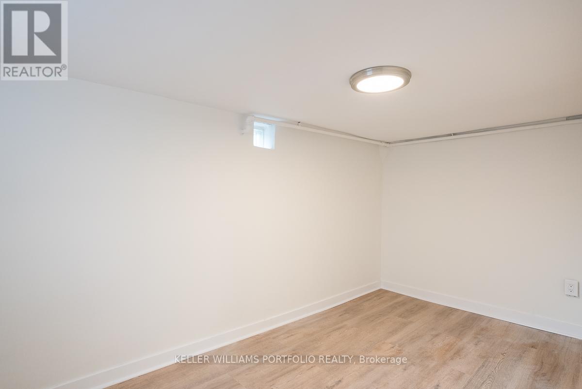 Lower - 821 Gladstone Avenue, Toronto, Ontario  M6H 3J7 - Photo 7 - W12877598