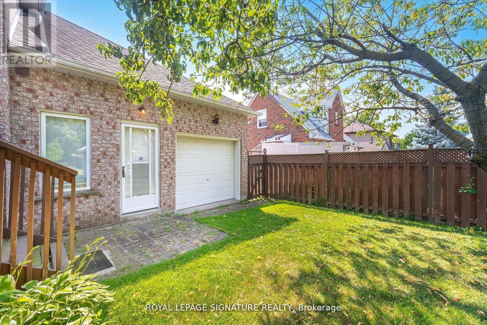 4097 Hickory Drive, Mississauga, Ontario  L4W 1L1 - Photo 6 - W12829116