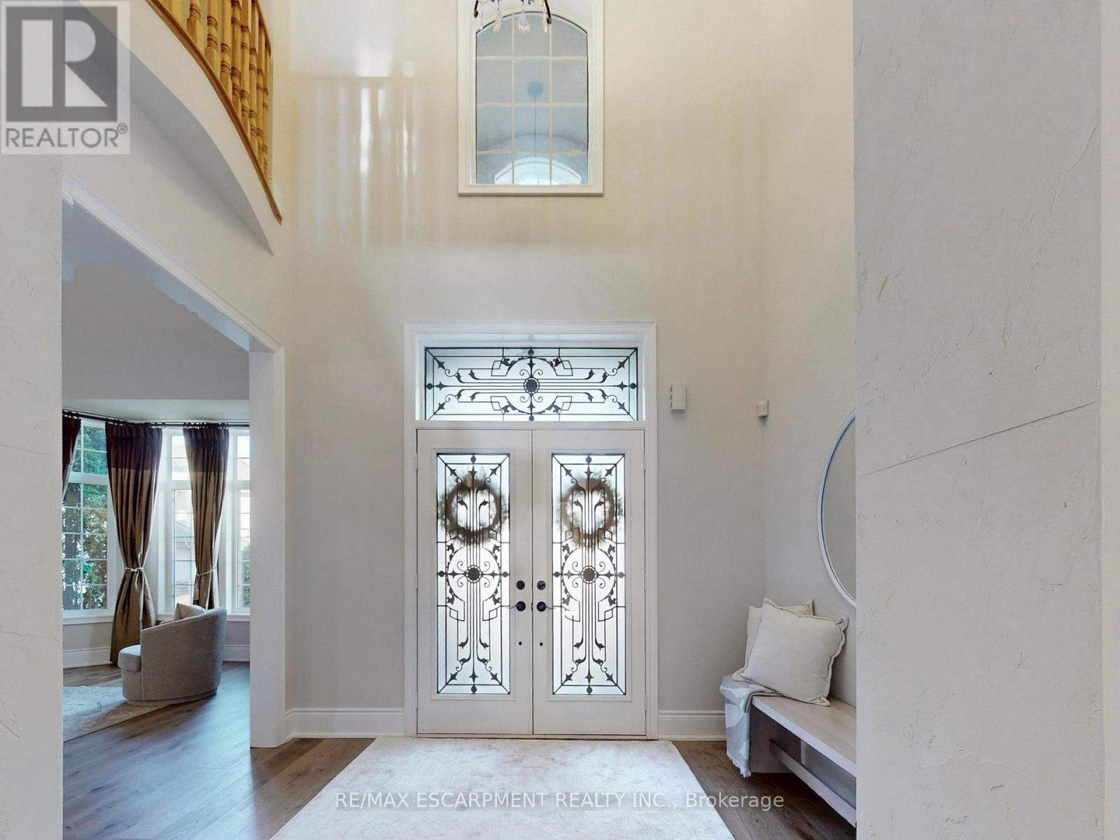 3340 Mistwell Crescent, Oakville, Ontario  L6L 0A3 - Photo 5 - W12872640