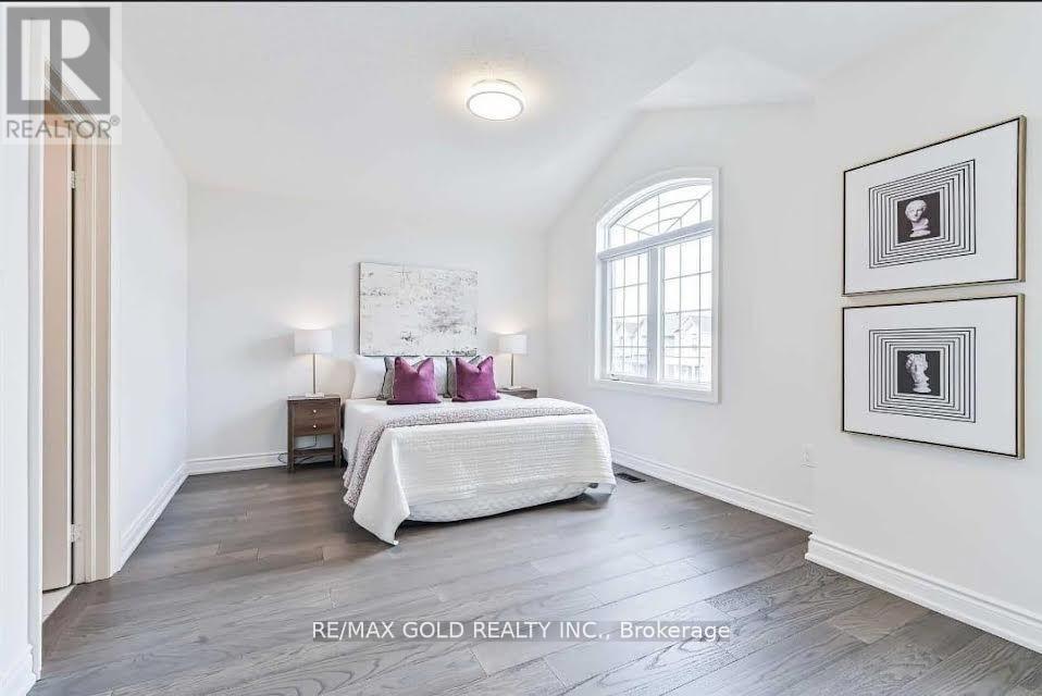 298 Etheridge Avenue, Milton, Ontario  L9E 1H7 - Photo 24 - W12876430