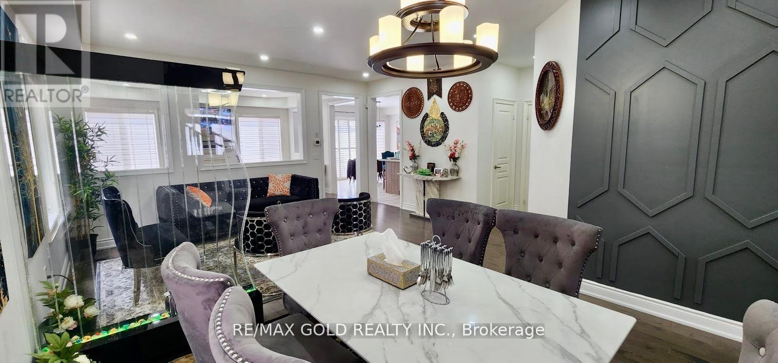 298 Etheridge Avenue, Milton, Ontario  L9E 1H7 - Photo 8 - W12876430