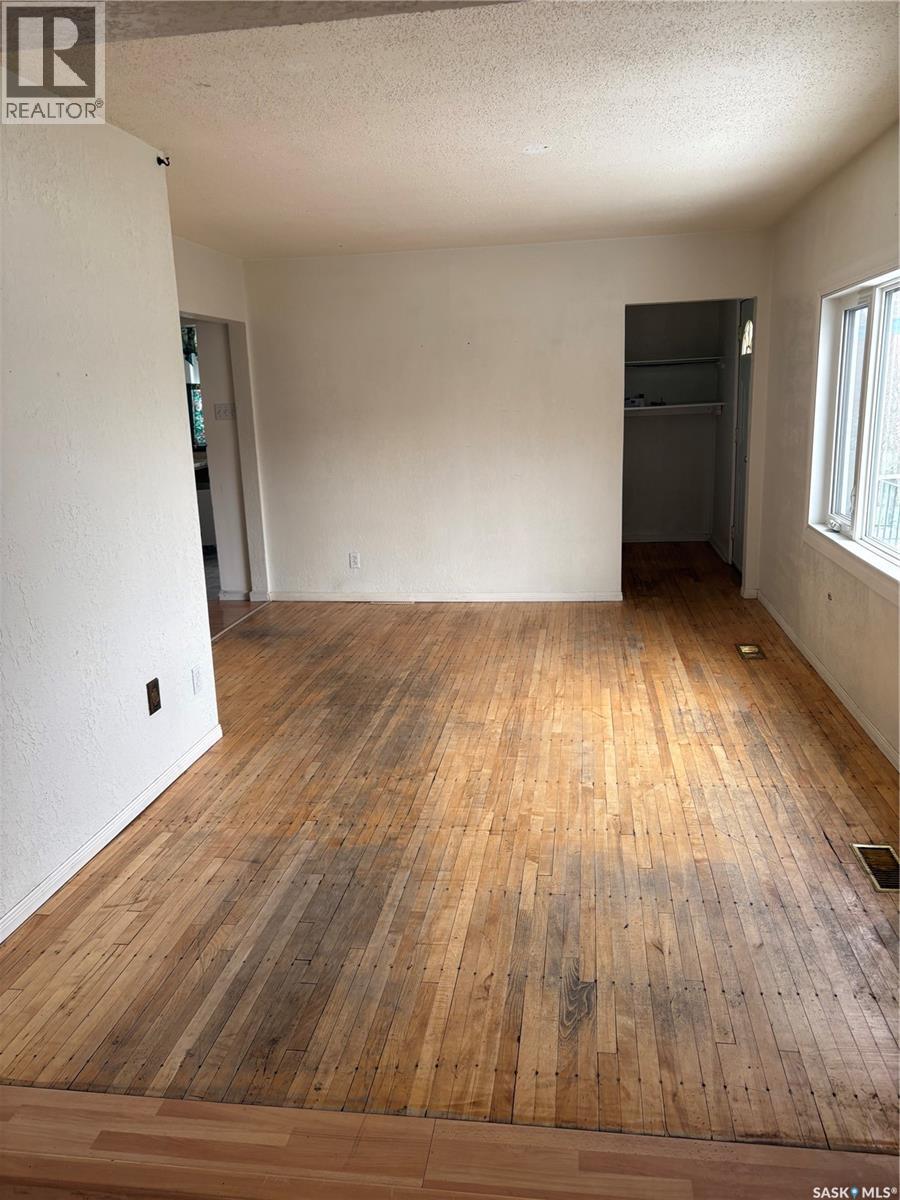 515 King Street, Weyburn, Saskatchewan  S4H 0P8 - Photo 5 - SK030330