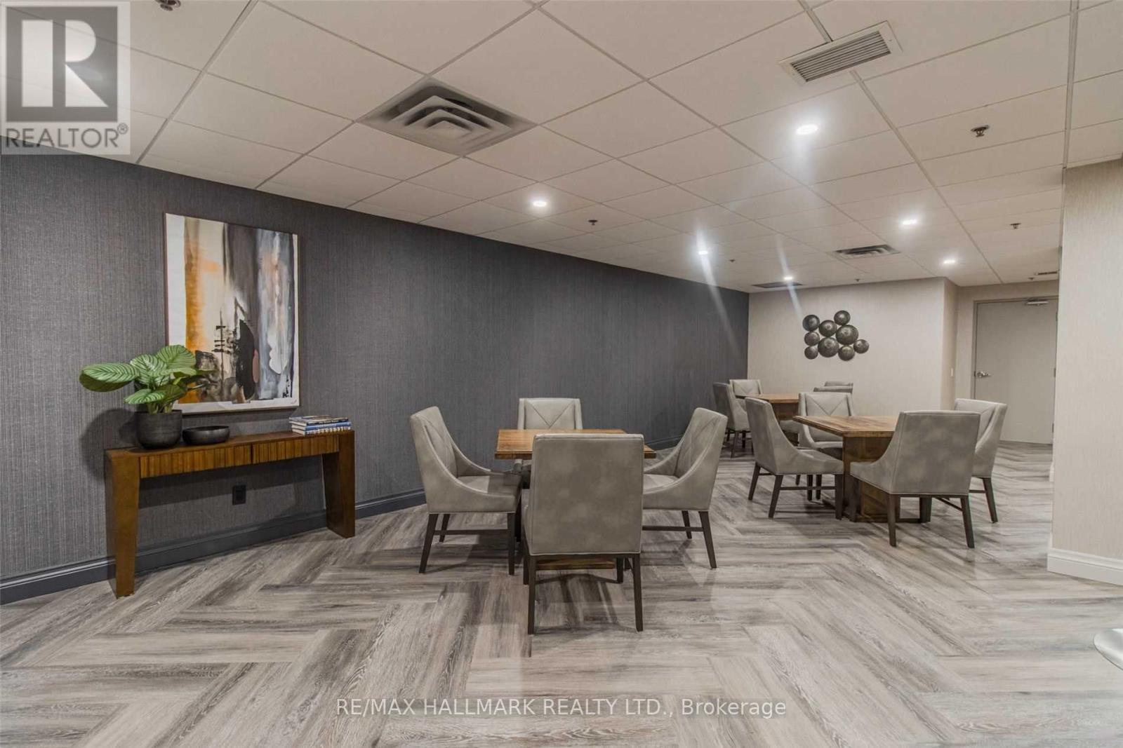 724 - 1 Leaside Park Drive, Toronto (Thorncliffe Park), Ontario  M4H 1R1 - Photo 7 - C12847294