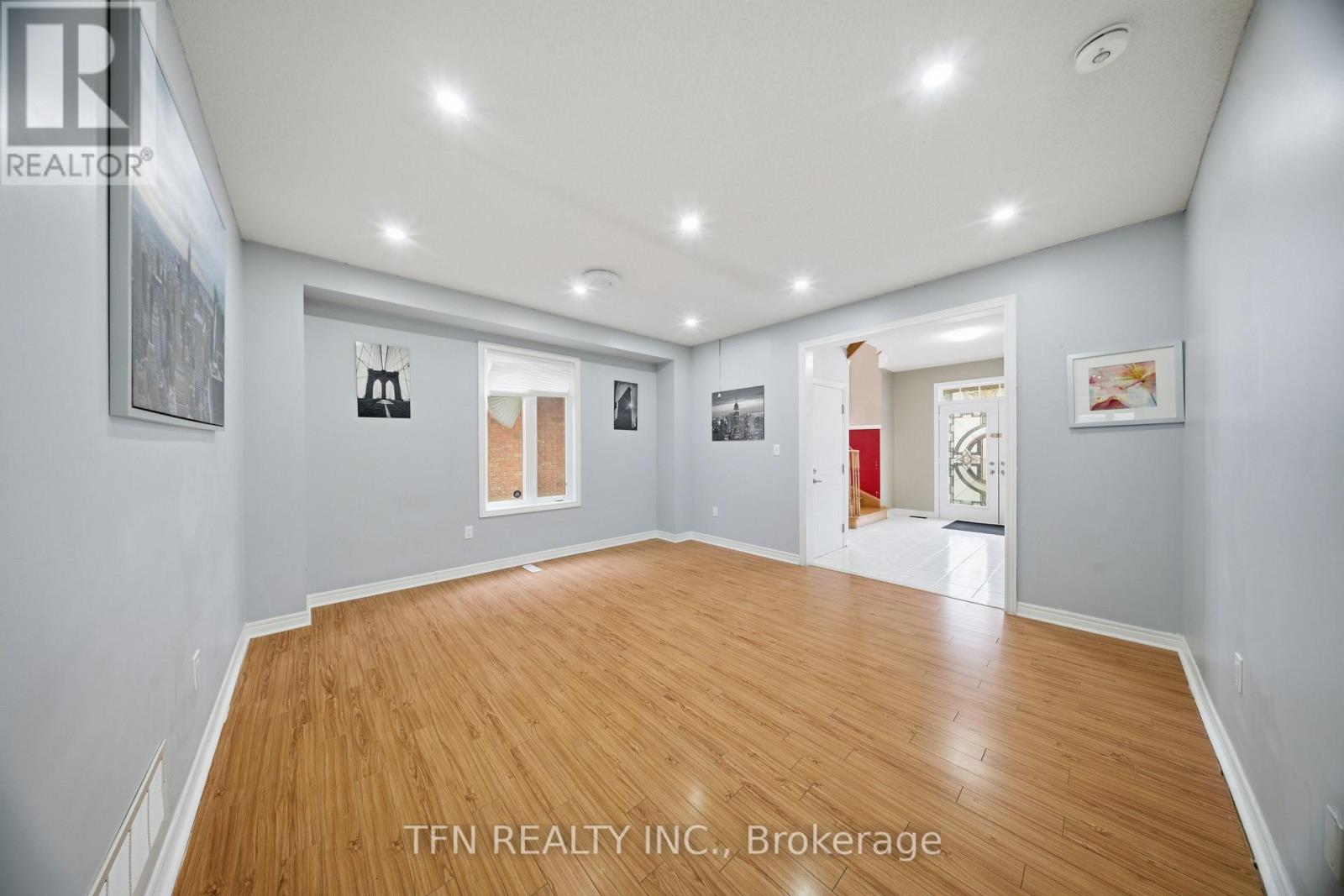 12 Whitepoppy Drive N, Brampton, Ontario  L7A 0L8 - Photo 11 - W12843380