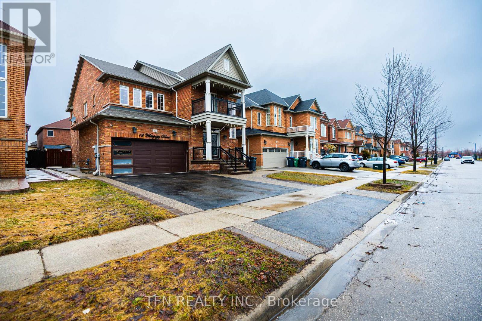 12 Whitepoppy Drive N, Brampton, Ontario  L7A 0L8 - Photo 3 - W12843380