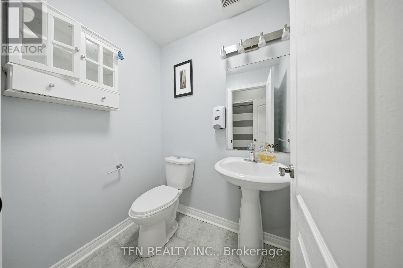 12 Whitepoppy Drive N, Brampton, Ontario  L7A 0L8 - Photo 9 - W12843380